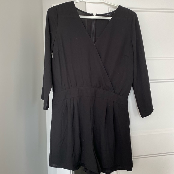 Black overlay long sleeve romper - Picture 1 of 3